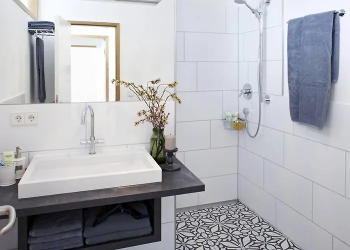 Koenigsschlaf No3 - Grosse Mit Balkon In Der Konstanzer Altstadt Apartment