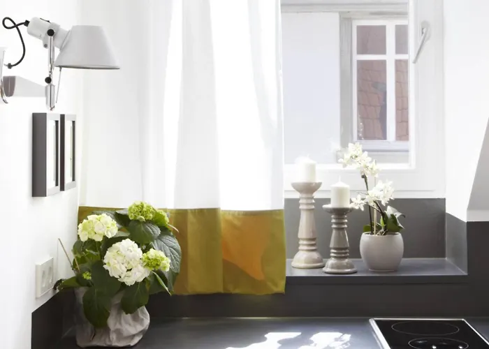 Koenigsschlaf No3 - Grosse Mit Balkon In Der Konstanzer Altstadt * Konstanz